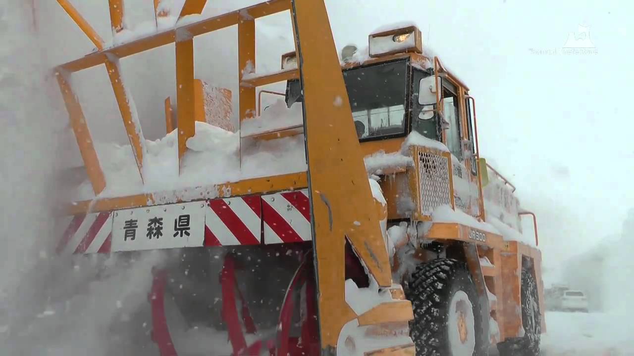 八甲田・十和田ゴールドライン除雪 – 作業風景